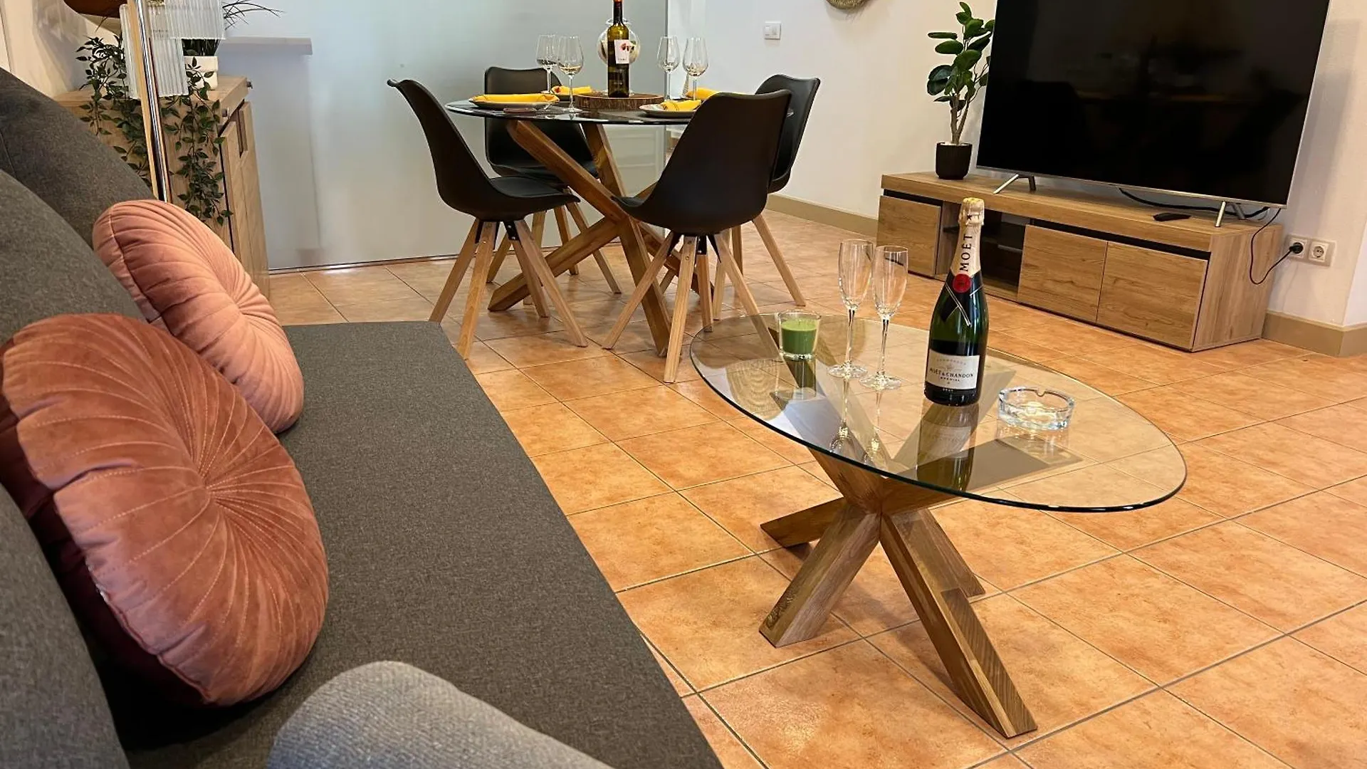 Apartamento Nuria, Centro Del Pueblo , Aire Acondicionado L'Escala 0*,